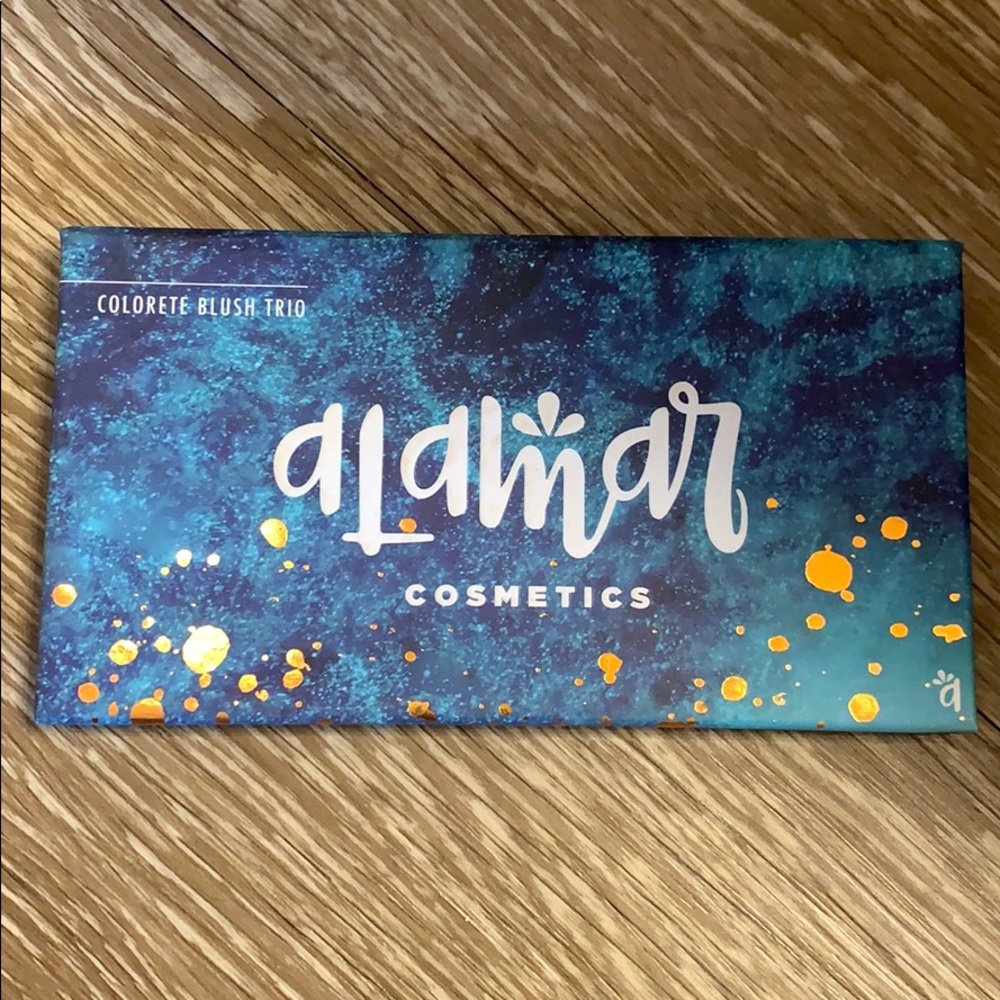 Alamar cosmetics Blush palette